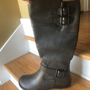 New in box boots
